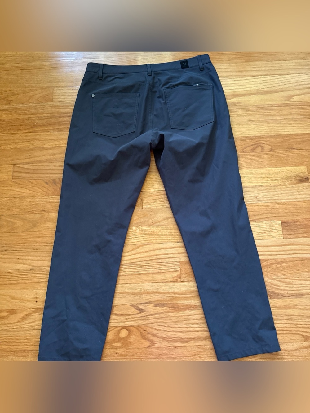 Vuori Meta Pants - 35 waist , 28 inseam, missing the size tag - Picture 4 of 9